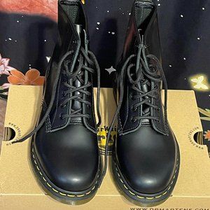 NWOT Dr. Martens Style 1460